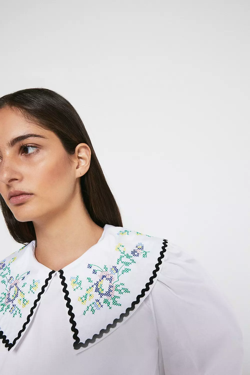 Short Sleeve Top With Embroidered Collar