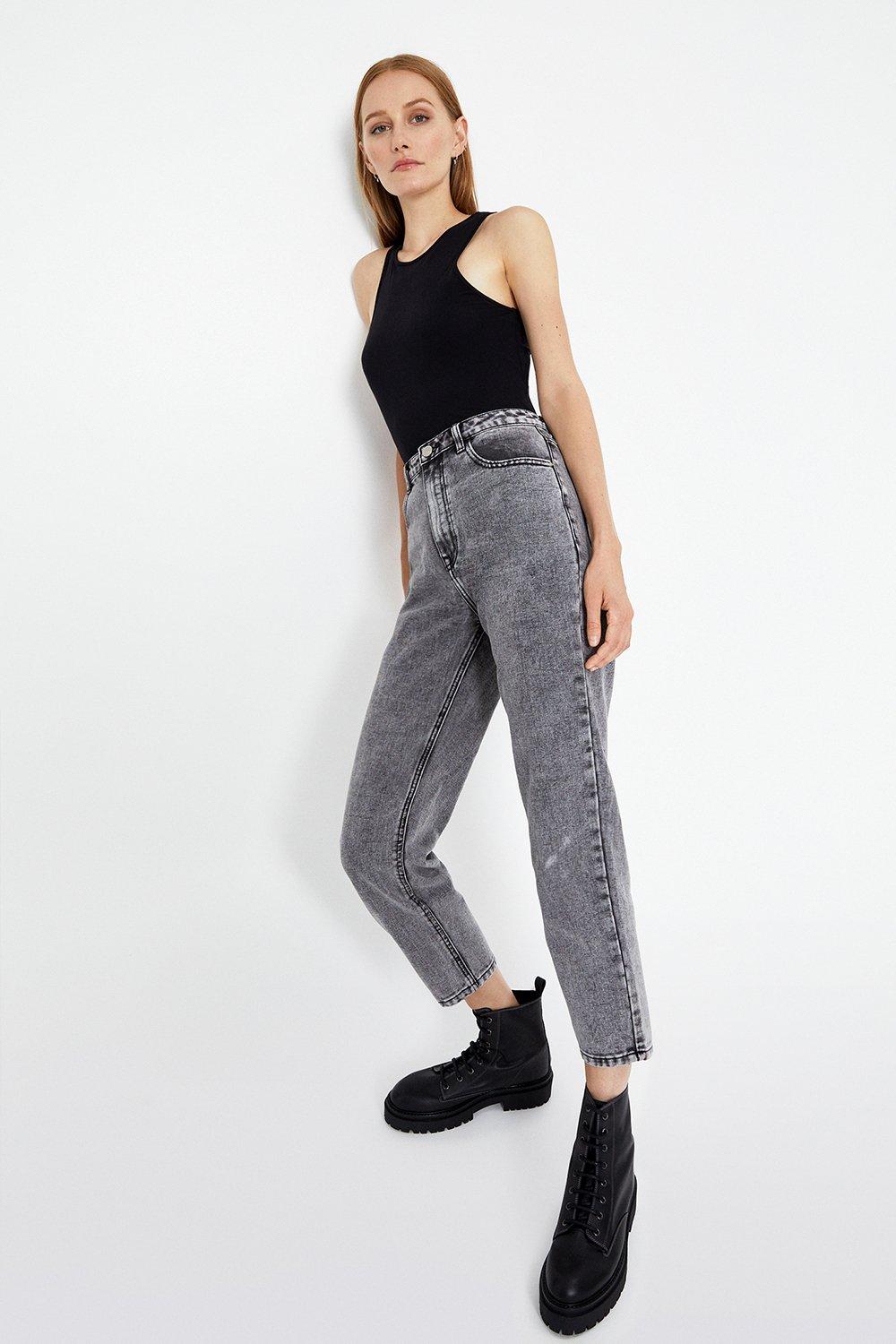 black mom jeans washed