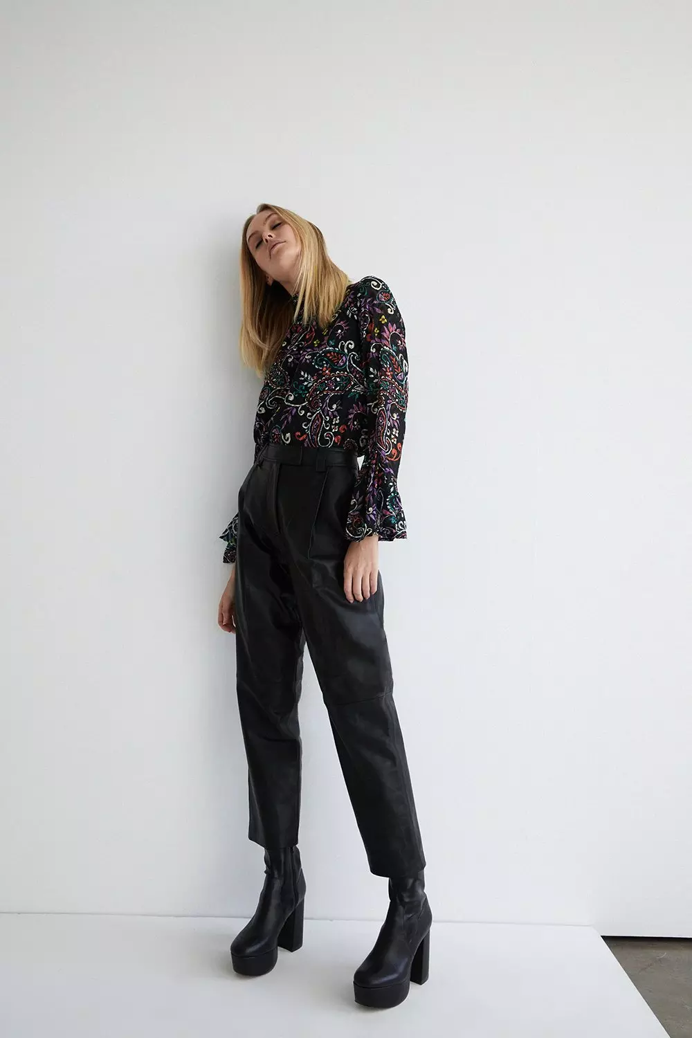 Peg Trousers in Black – Olivia May