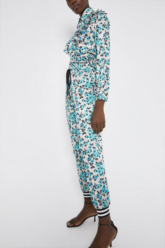 Warehouse Cuffed Jogger In Blue Daisy Floral 2