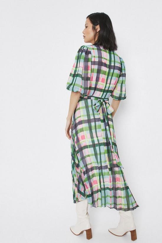 Warehouse Fit And Flare Dress In Check With Pleat Hem 4
