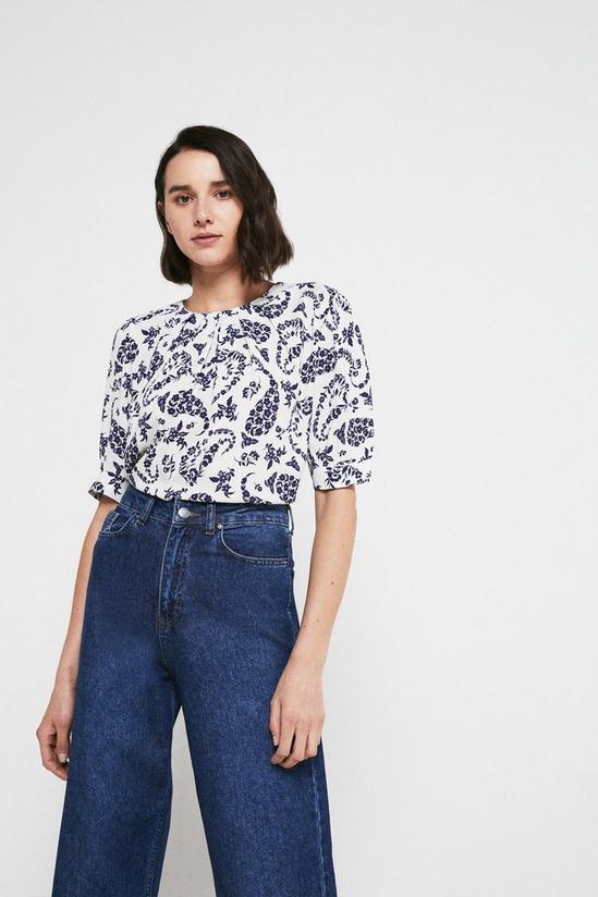 Warehouse Pleat Neck Top In Print With Short Sleeve 4