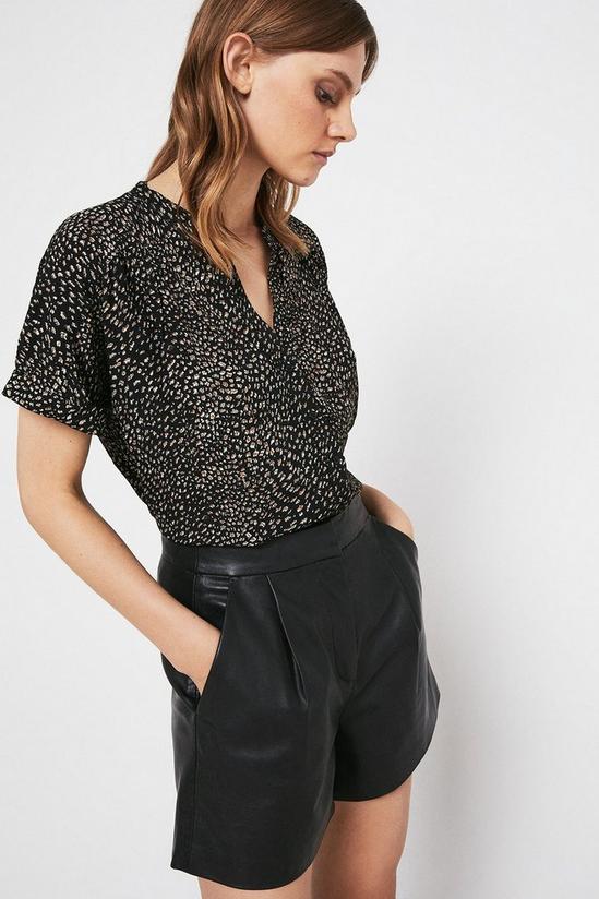 Warehouse Over The Head Top In Leopard 1