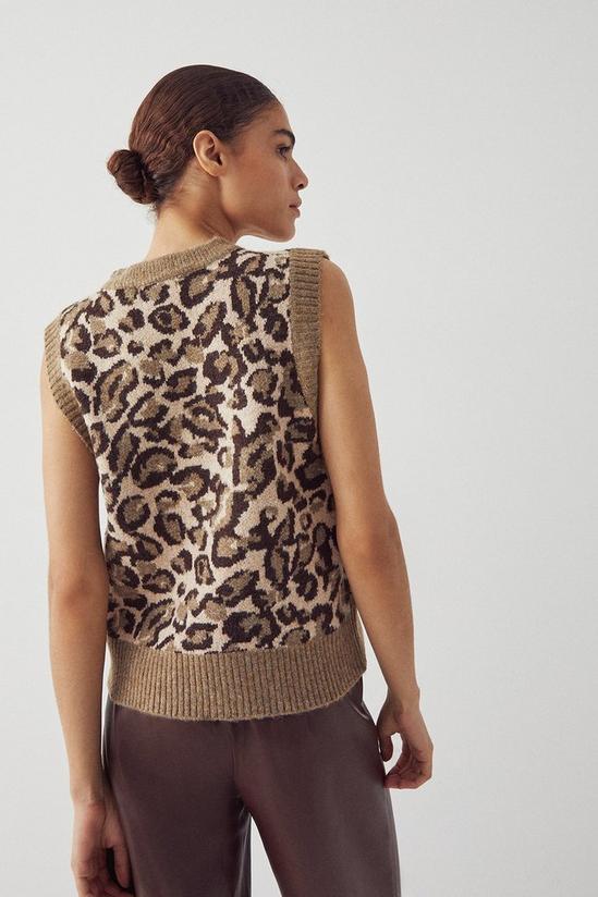 Warehouse Classic Animal Chunky Jacquard Knitted Vest 3