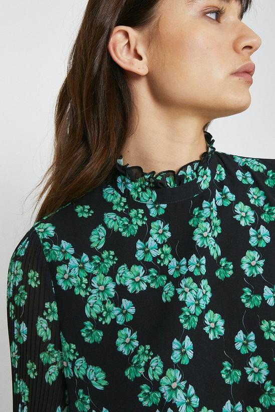 Warehouse Pleated Hem Top In Floral Print 2