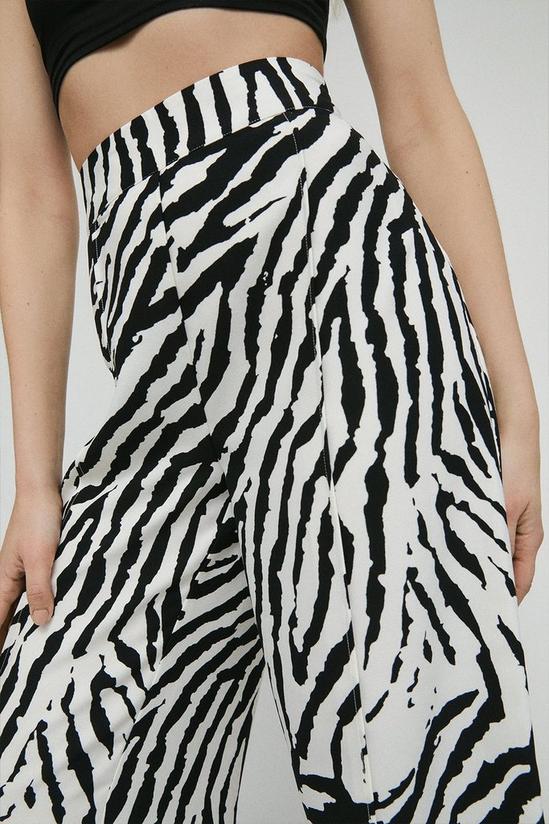 Warehouse Zebra Crepe Wide Crop Trousers 2