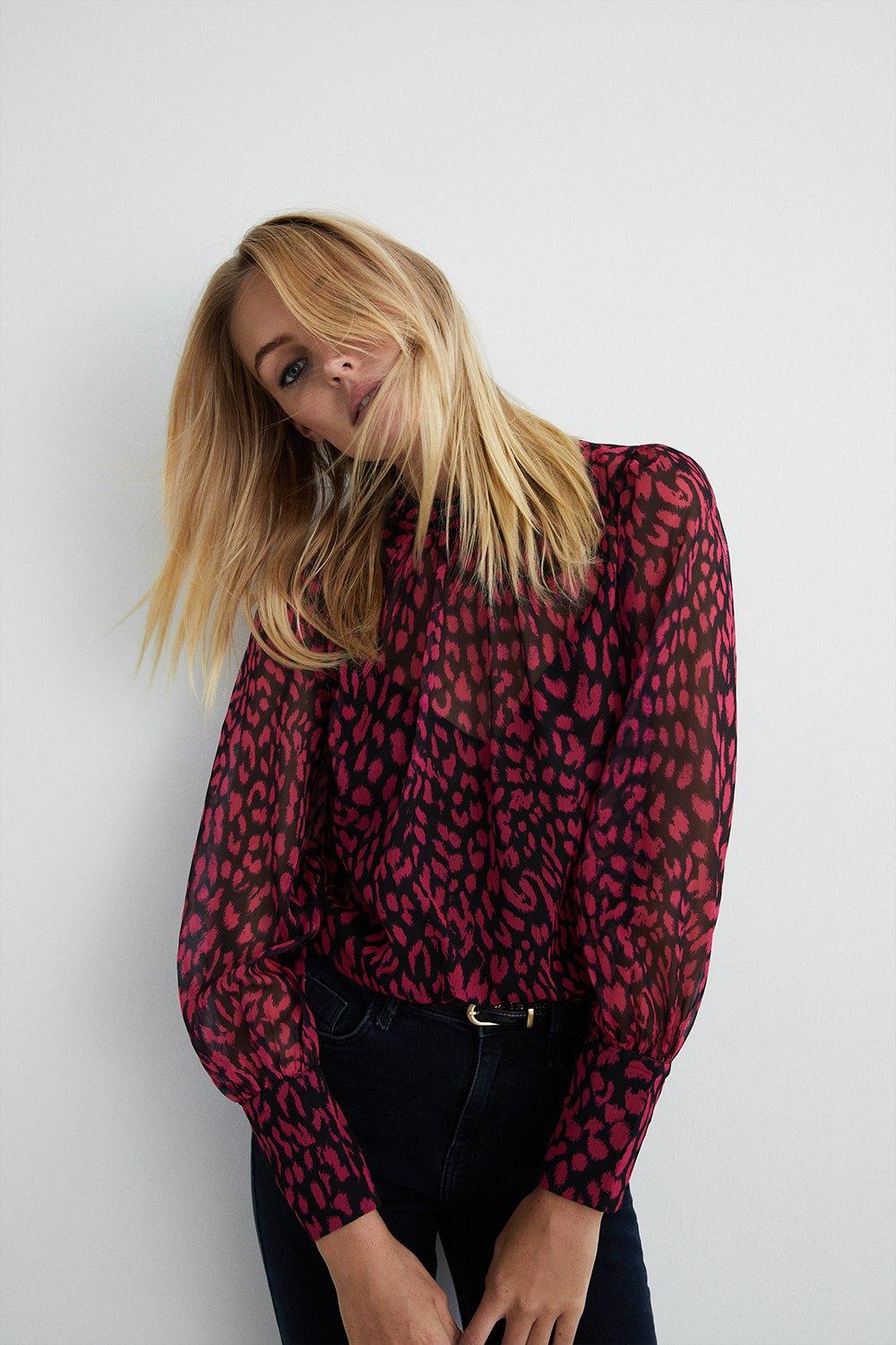 Warehouse red best sale leopard print top