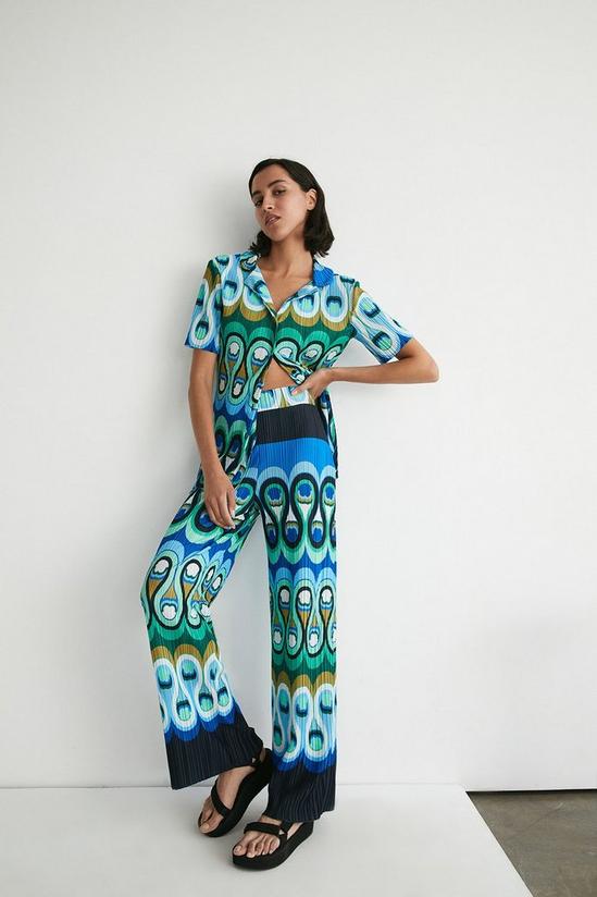 Warehouse Printed Plisse Trouser Coord 1