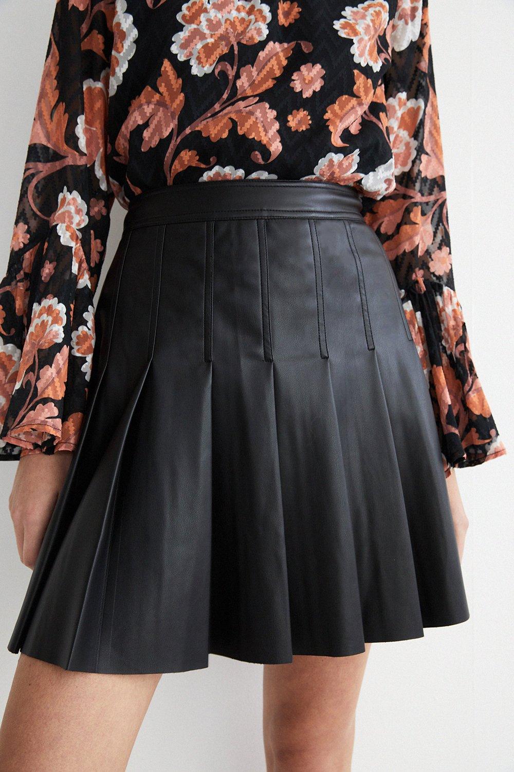 Womens Faux Leather Mini Knife Pleat Skirt - black