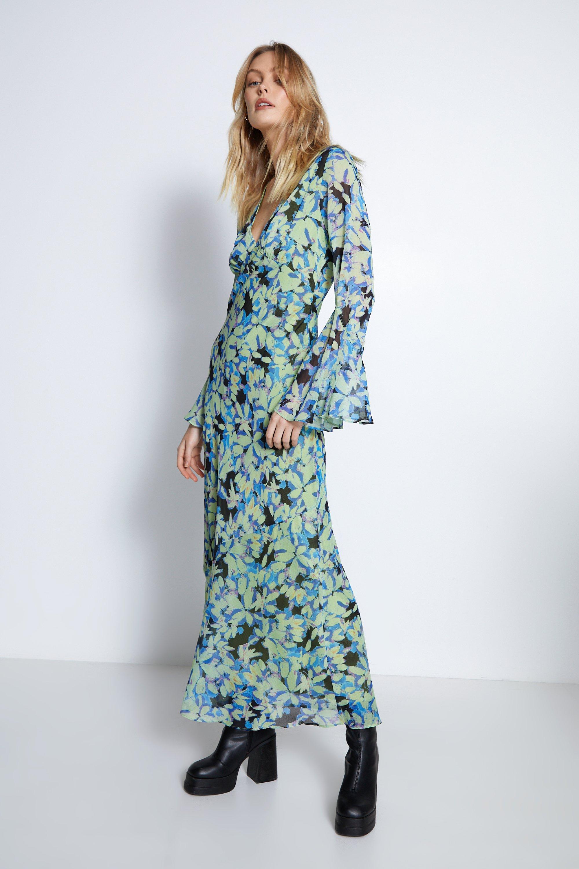 Womens Blurred Animal Printed V Neck Fluted Sleeve Maxi Dress - blue