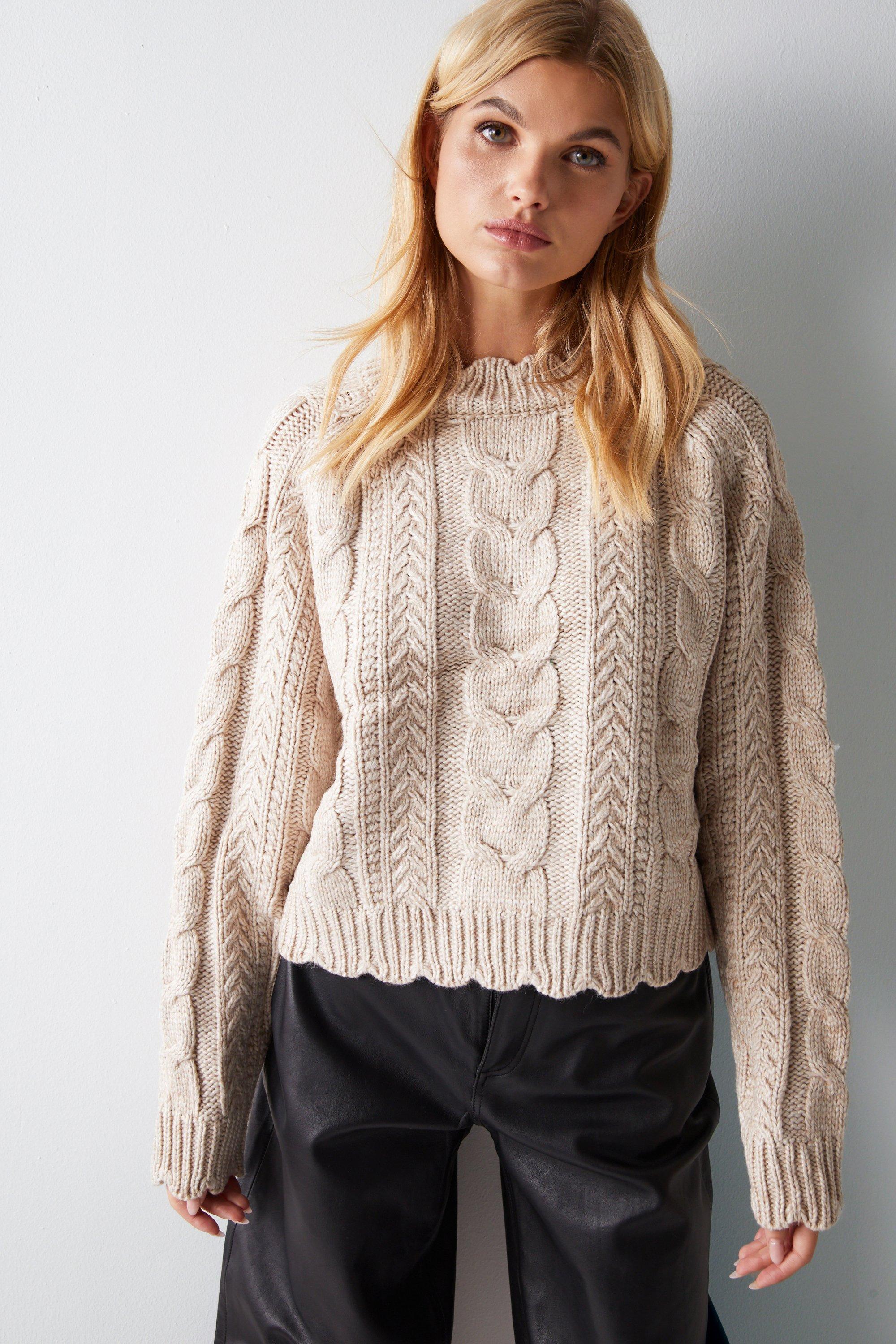 Womens Cable Knit Cropped Jumper - oatmeal